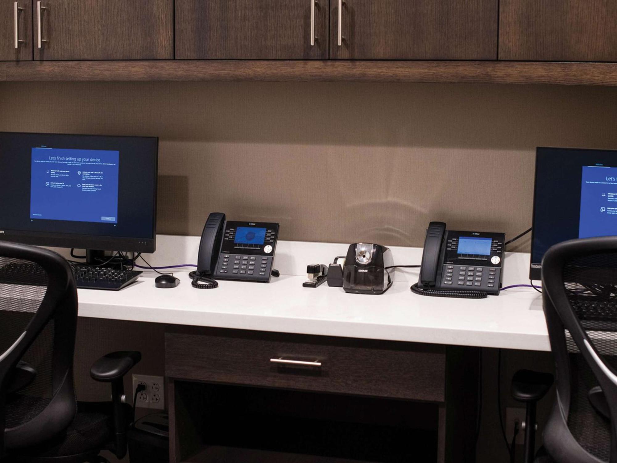 Hampton Inn & Suites Erie Bayfront Bagian luar foto