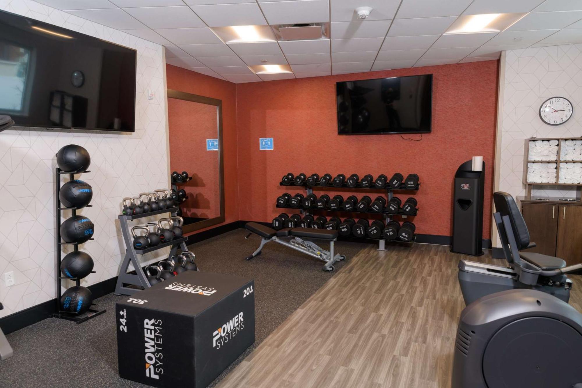 Hampton Inn & Suites Erie Bayfront Bagian luar foto