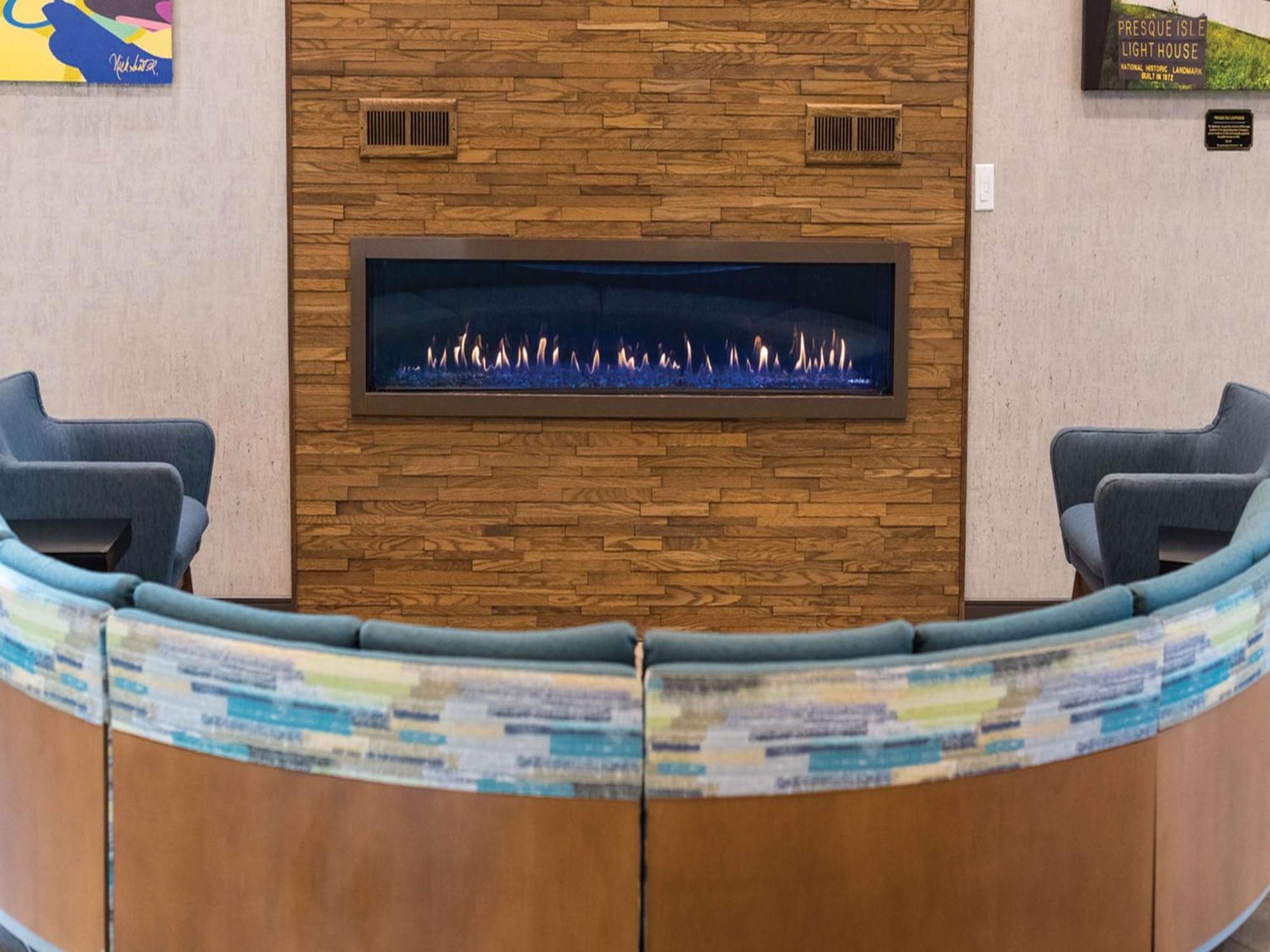 Hampton Inn & Suites Erie Bayfront Bagian luar foto